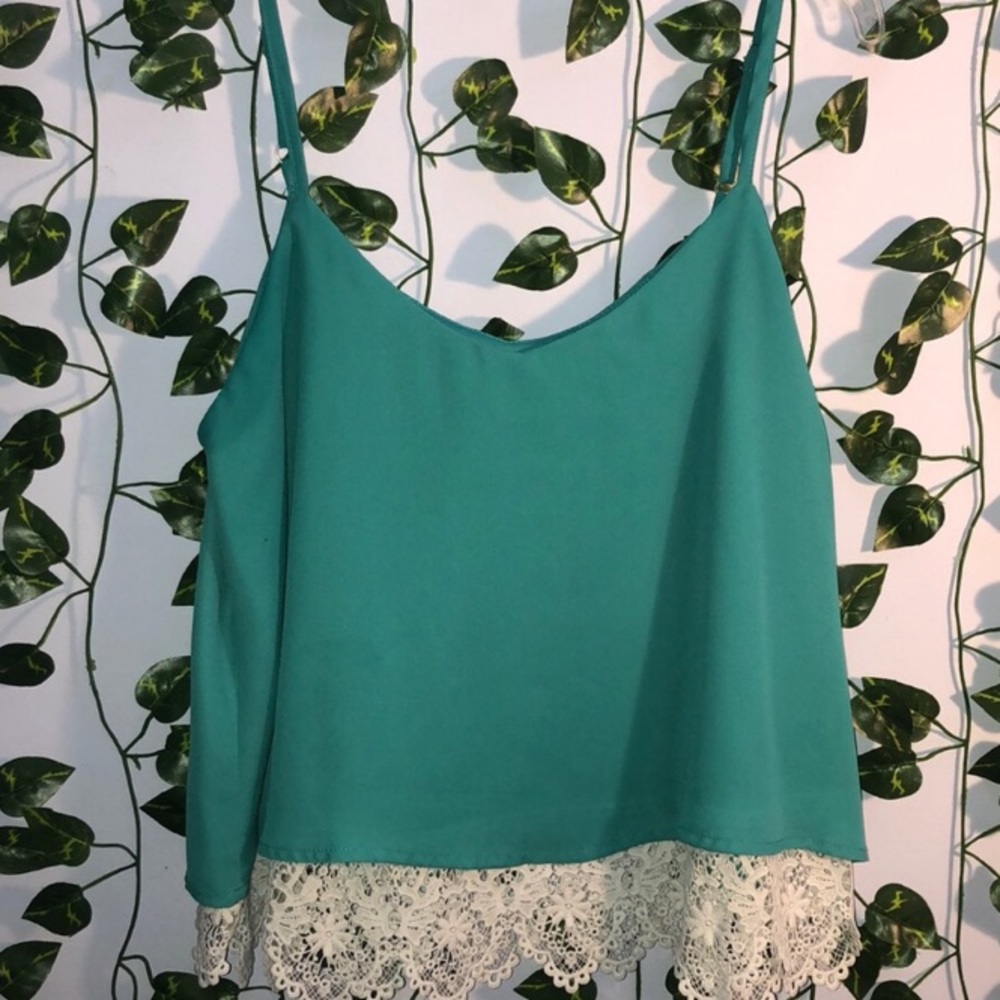 Crop Top Bundle! - Picture 3 of 4